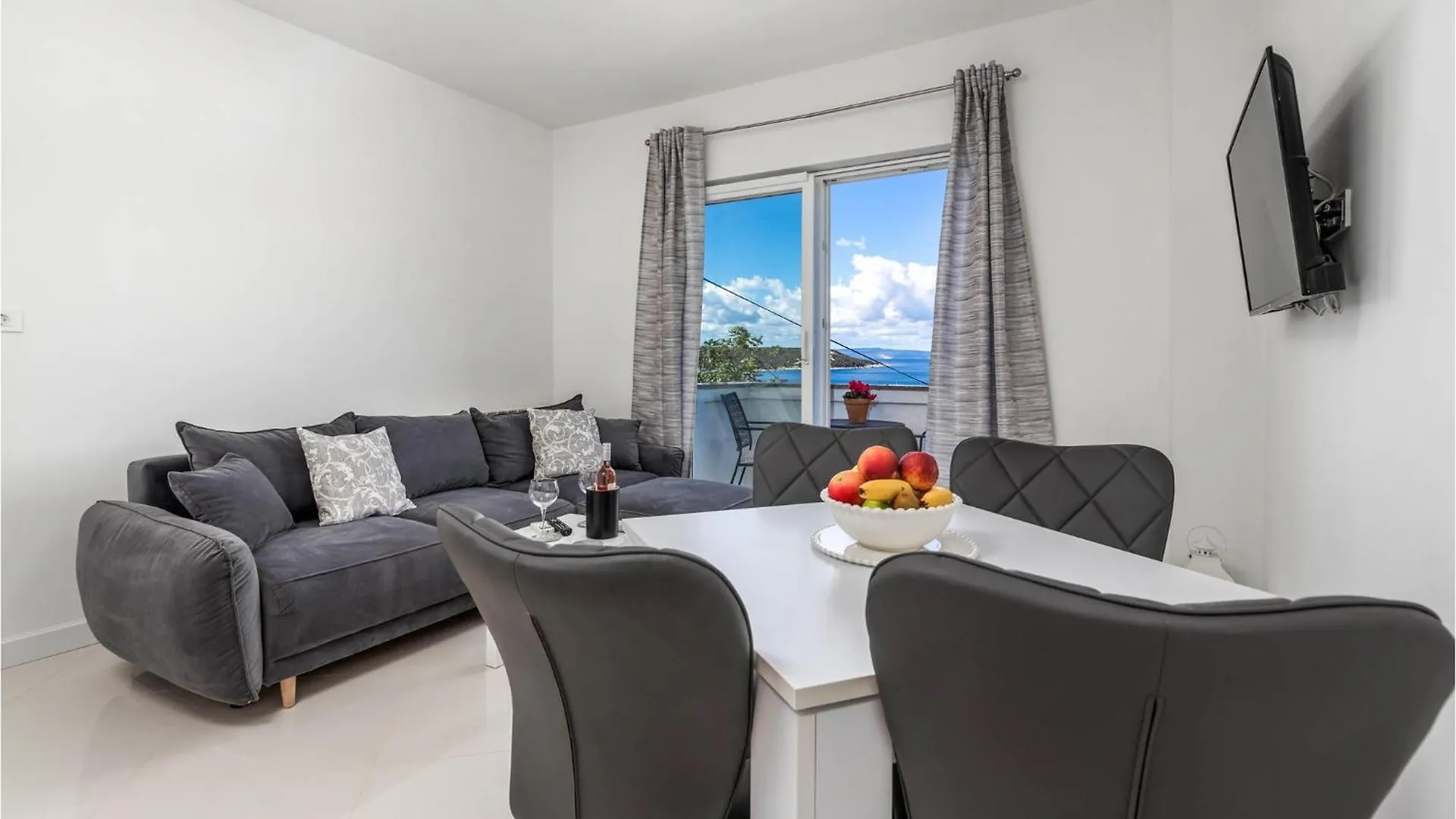 1 Bedroom Stunning Apartment In Kampor Croatia