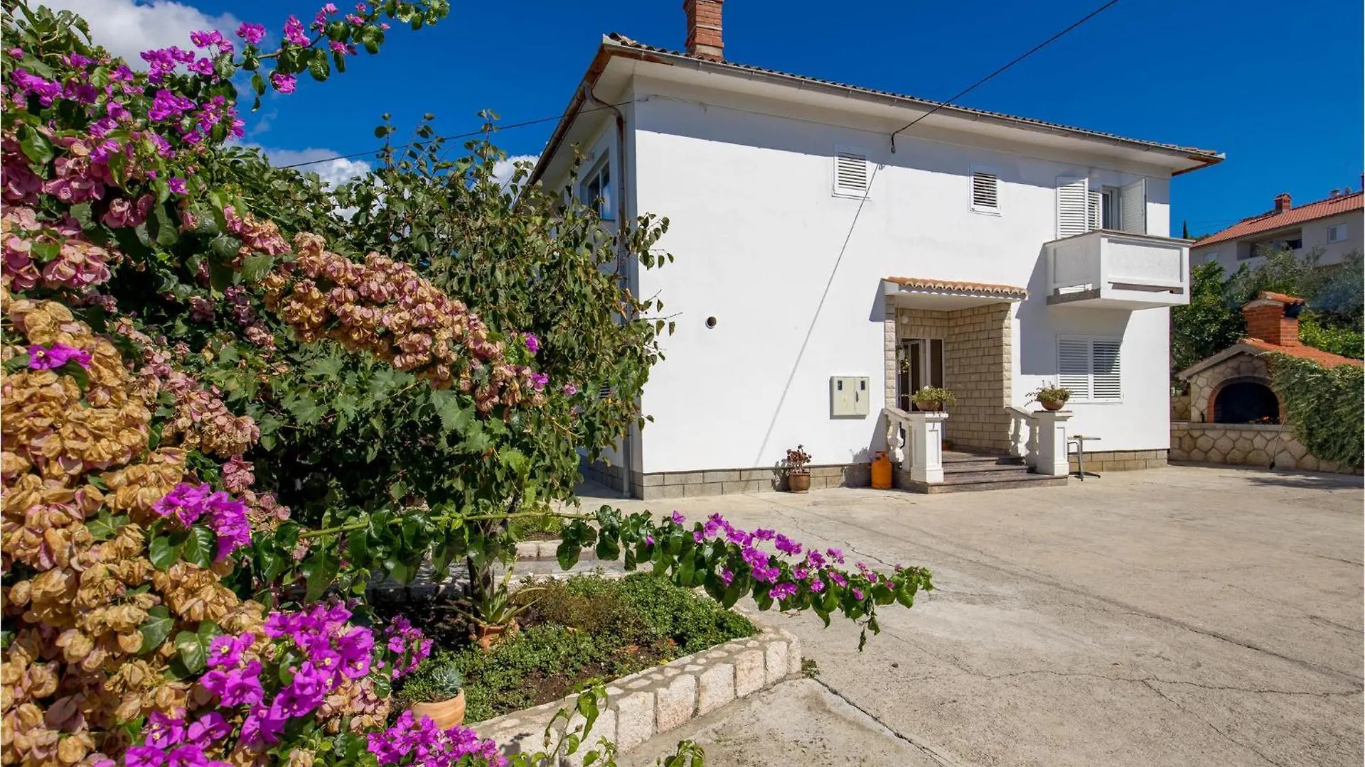 1 Bedroom Stunning Apartment In Kampor