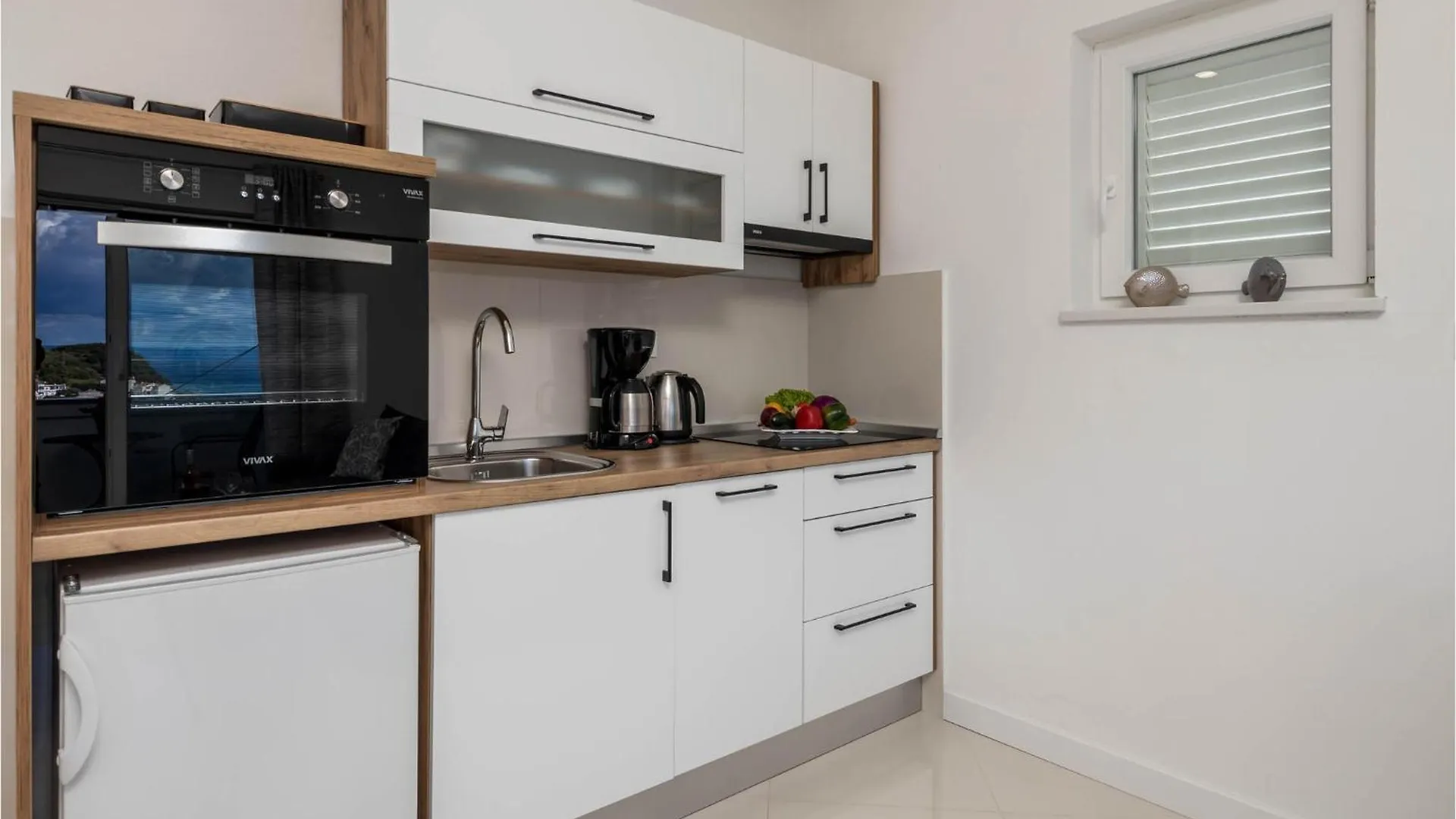 1 Bedroom Stunning Apartment In Kampor