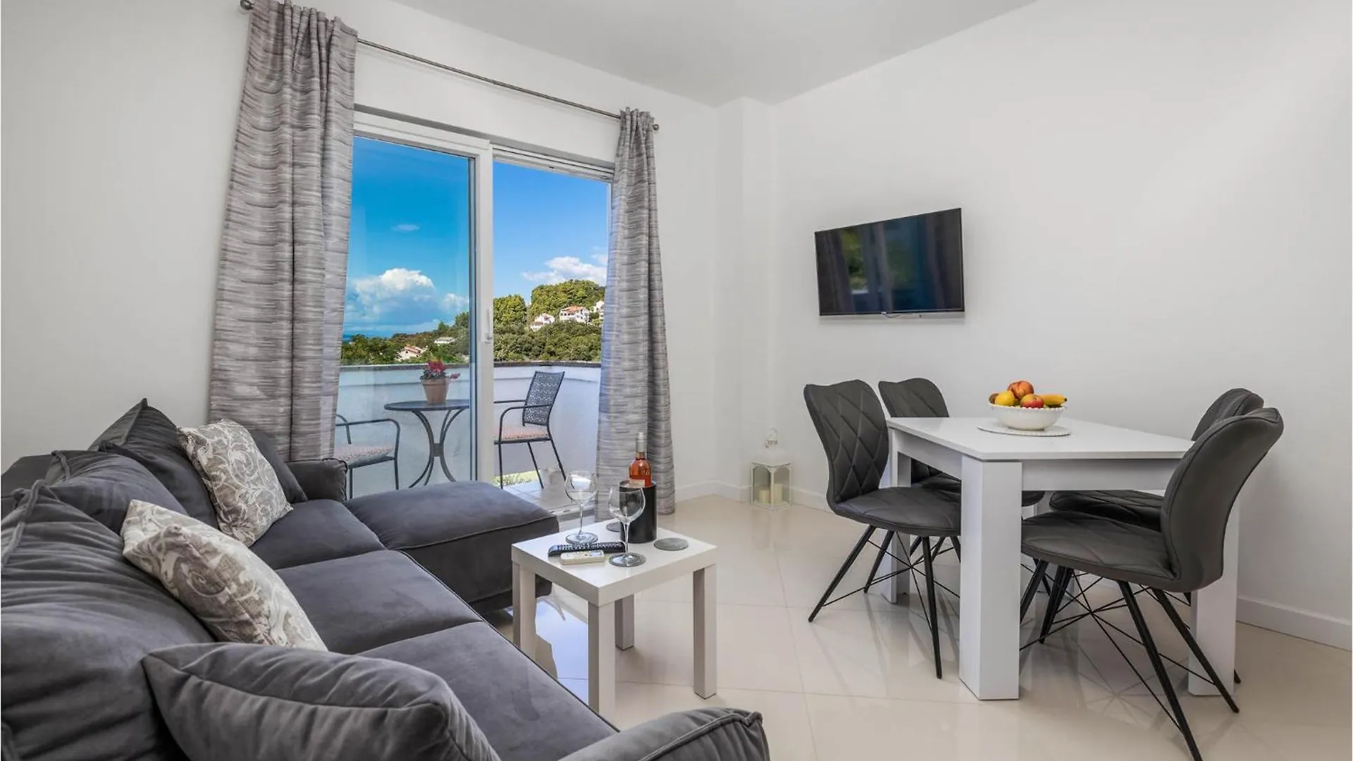 1 Bedroom Stunning Apartment In Kampor