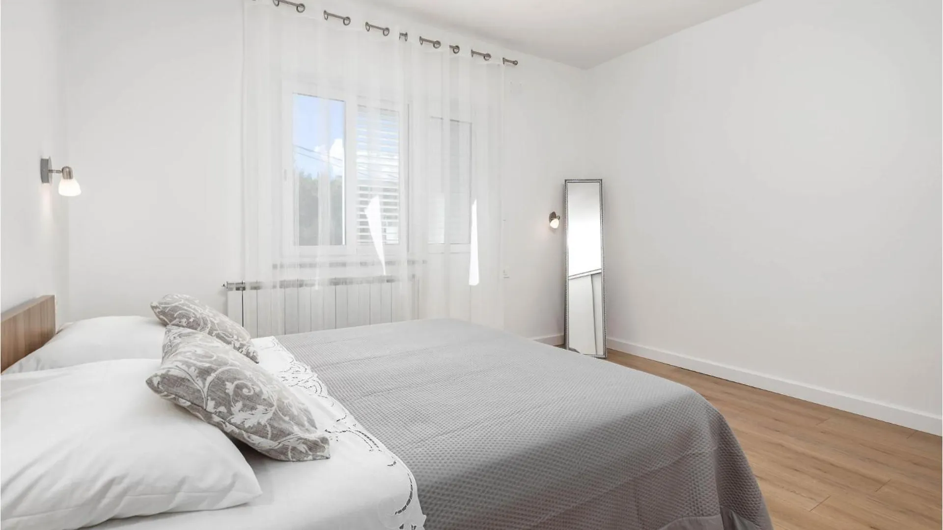 1 Bedroom Stunning Apartment In Kampor Croatia